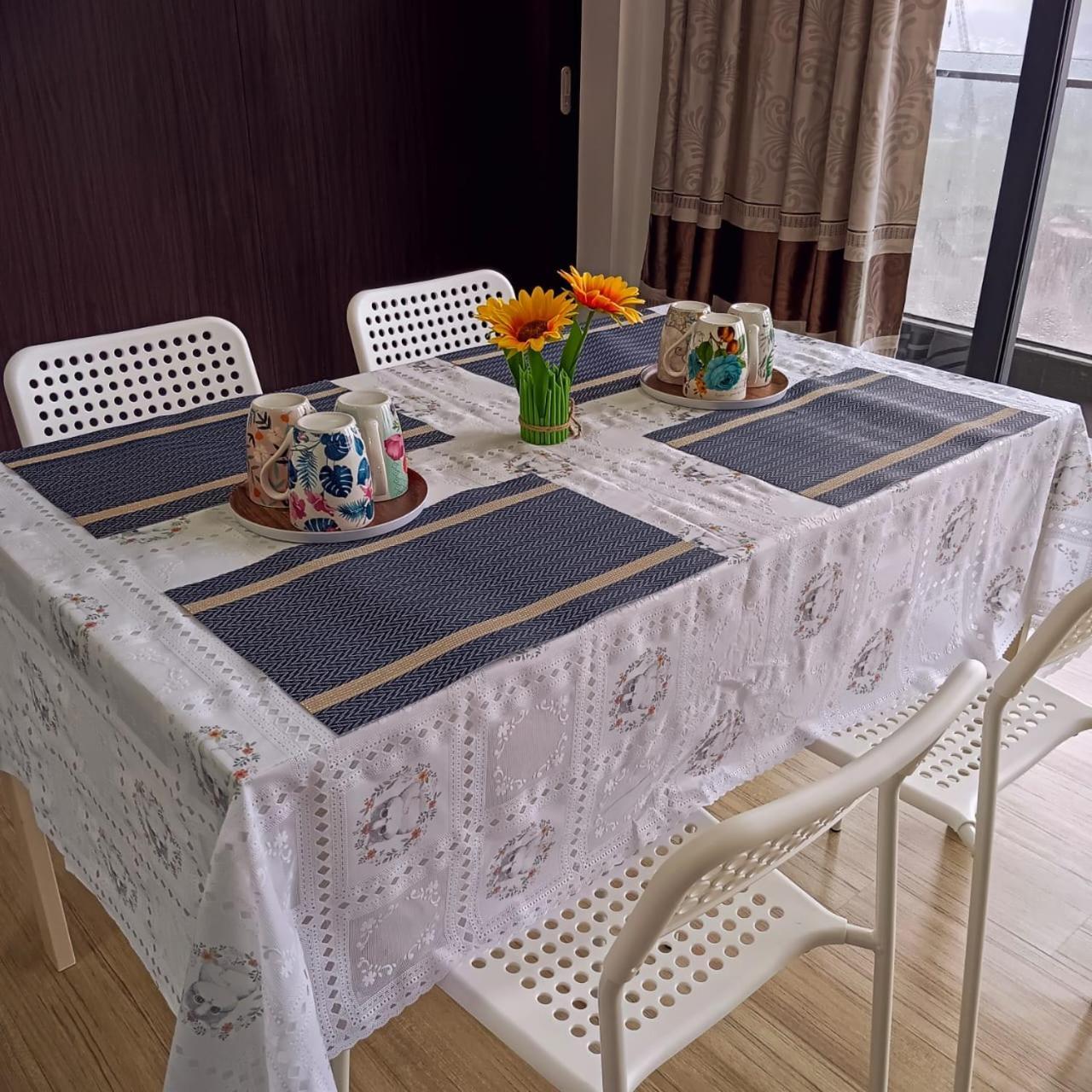 Mount Austin Hawkelai Apartemen *